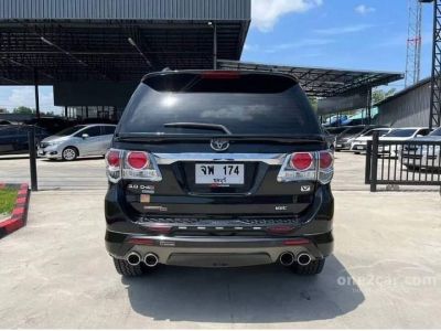 Toyota Fortuner 3.0 V 4WD SUV A/T ปี 2011 รูปที่ 3